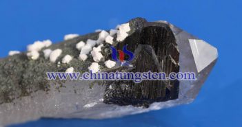 tungsten ore picture