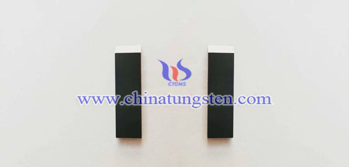 tungsten carbide blade applied for cutting nose bridge bar of surgical mask image