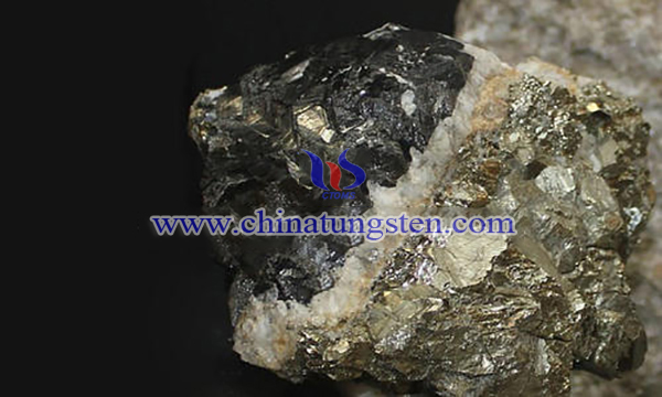 Tungsten Ore/ Wolframite